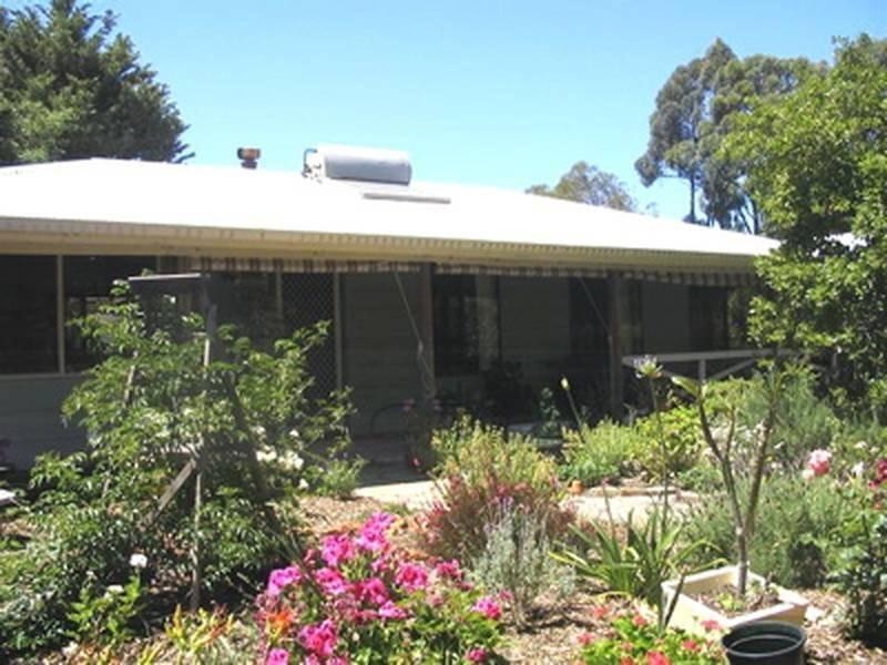 21 Marinup Street, Dwellingup WA 6213