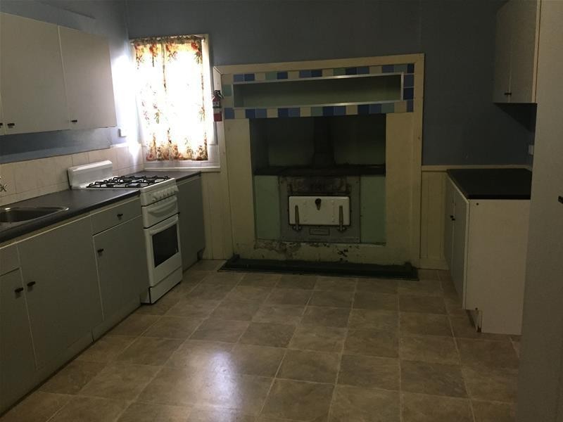 8 CHURCH Street, Dwellingup WA 6213