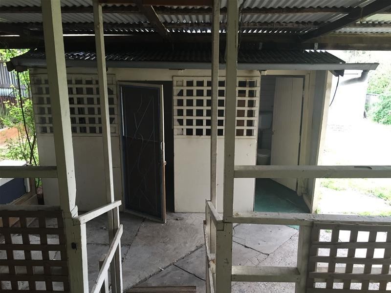 8 CHURCH Street, Dwellingup WA 6213