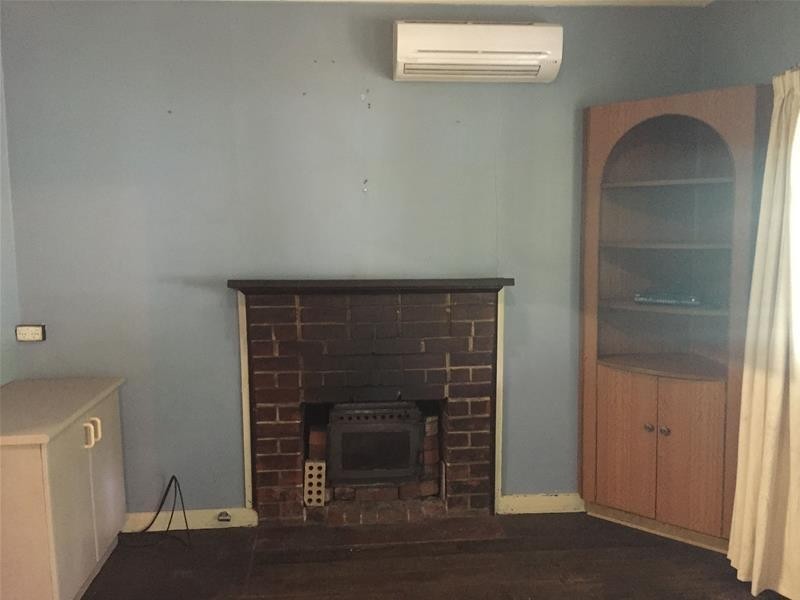 8 CHURCH Street, Dwellingup WA 6213