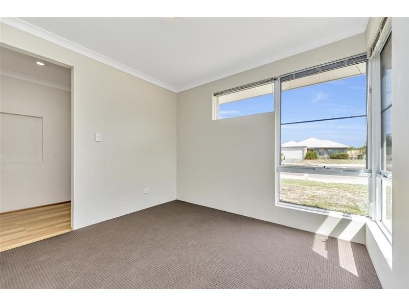1 Hay Entrance, Pinjarra WA 6208