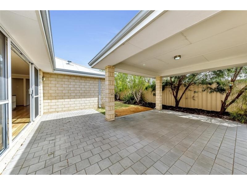 1 Hay Entrance, Pinjarra WA 6208