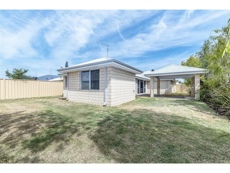 1 Hay Entrance, Pinjarra WA 6208