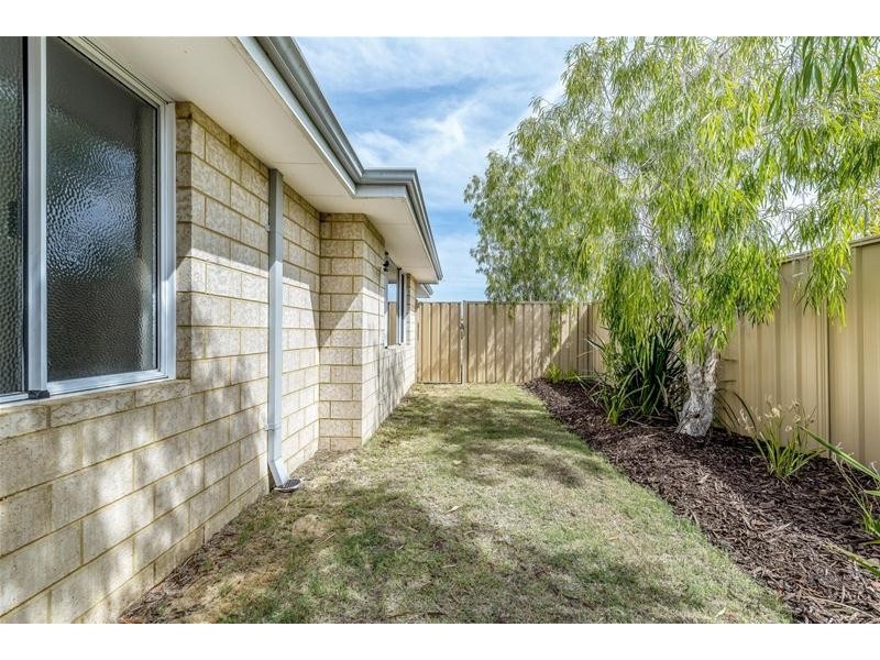 1 Hay Entrance, Pinjarra WA 6208