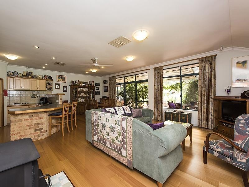 25 Ronlyn Road, Furnissdale WA 6209