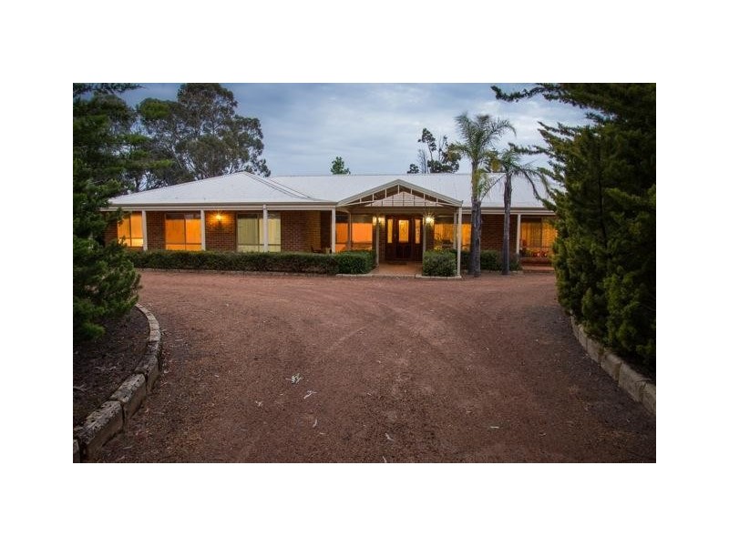 15 Adam Street, Boddington WA 6390