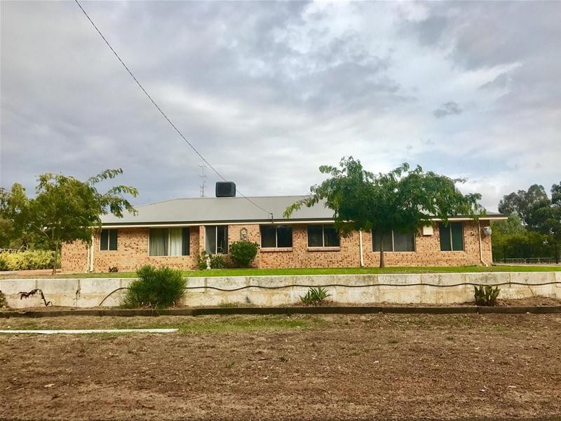 59 Bradford Street, Waroona WA 6215