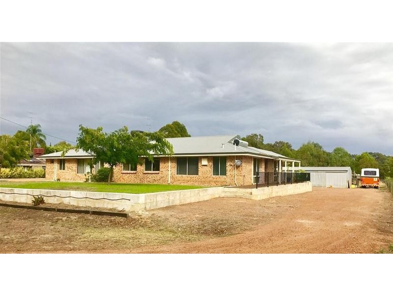 59 Bradford Street, Waroona WA 6215
