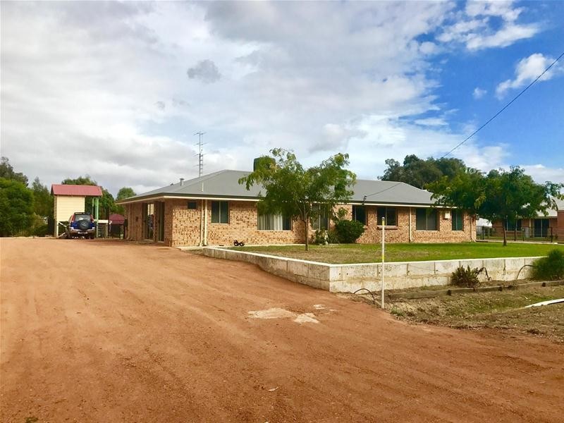 59 Bradford Street, Waroona WA 6215