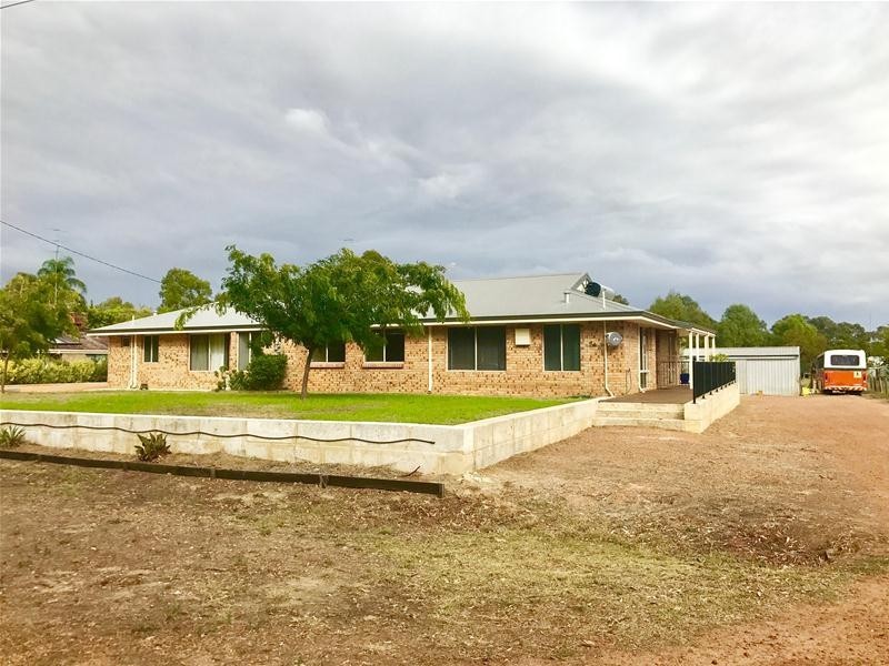 59 Bradford Street, Waroona WA 6215