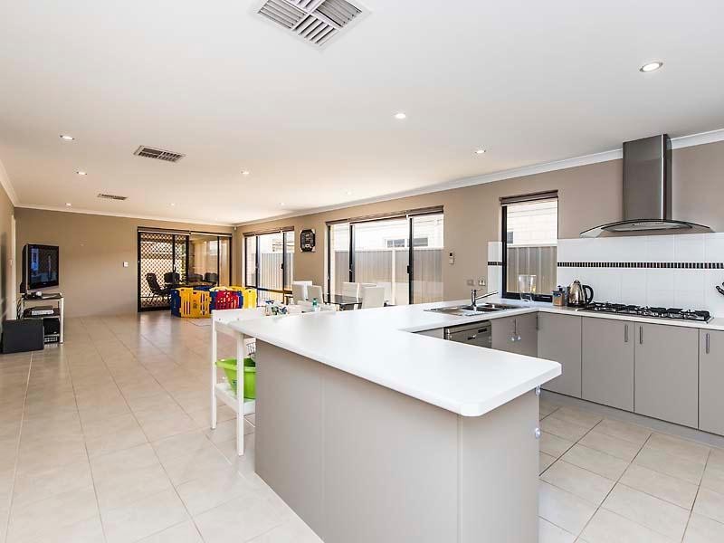 28 Lukin Loop, Pinjarra WA 6208