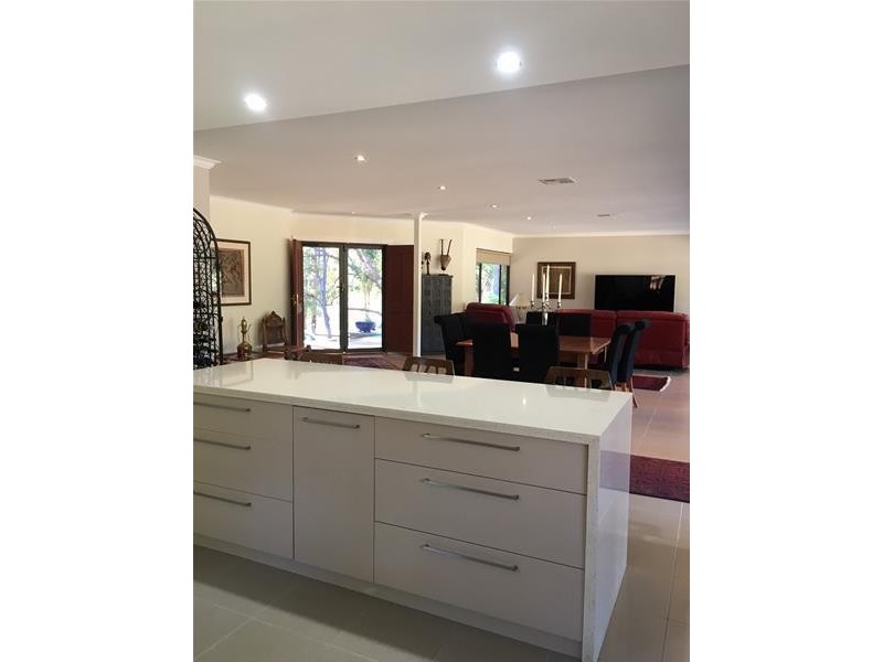 39 Lyons Road, Waroona WA 6215