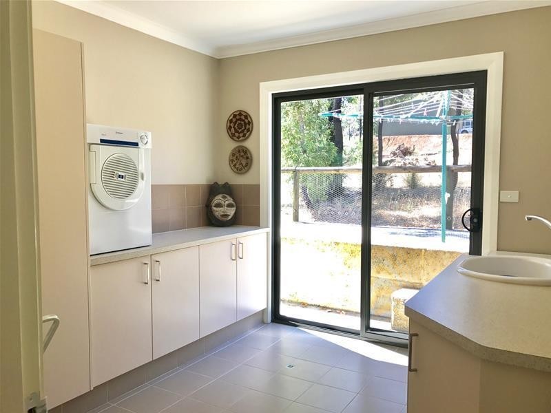 39 Lyons Road, Waroona WA 6215