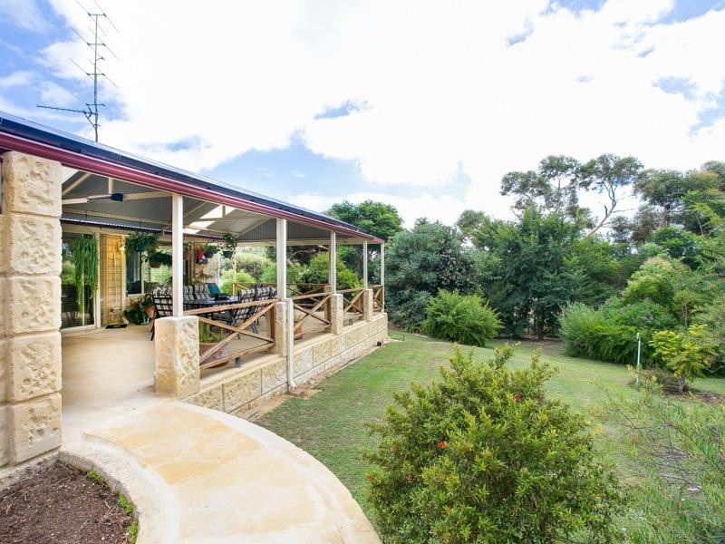 3 Robbie Court, Waroona WA 6215