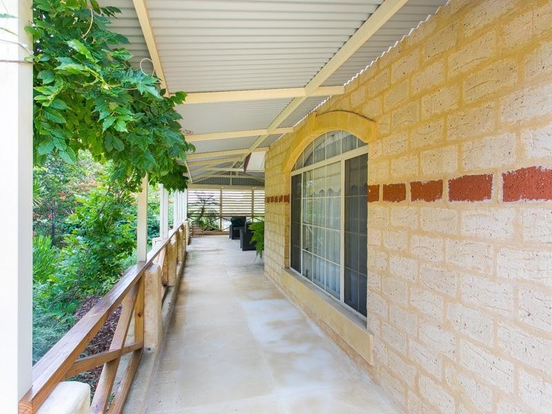 3 Robbie Court, Waroona WA 6215