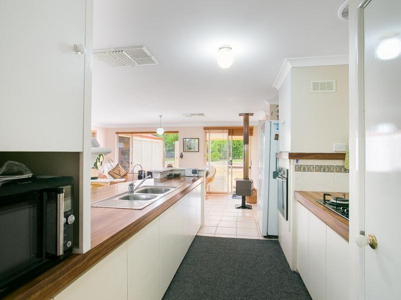 3 Robbie Court, Waroona WA 6215