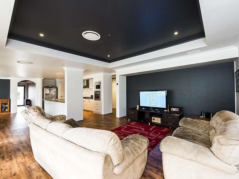 4 Hamlet Pass, Pinjarra WA 6208