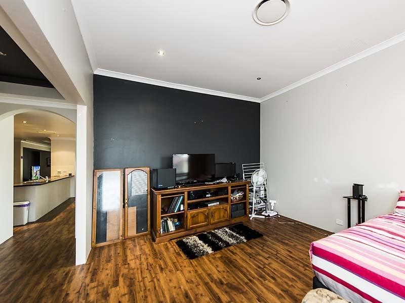 4 Hamlet Pass, Pinjarra WA 6208