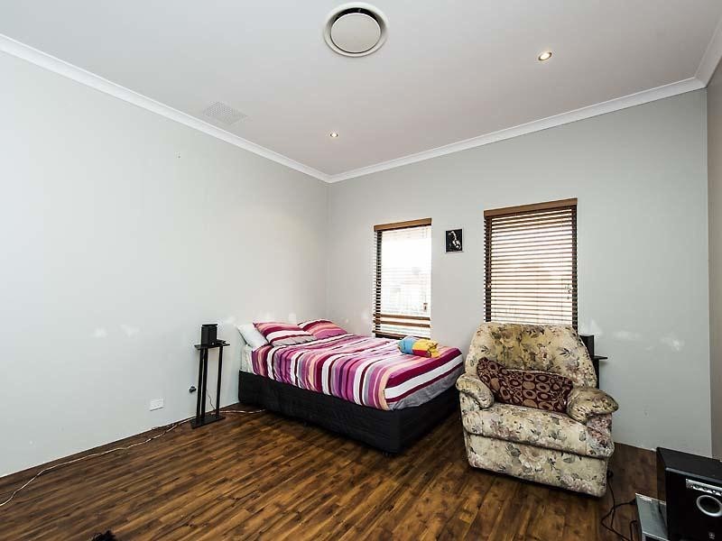 4 Hamlet Pass, Pinjarra WA 6208