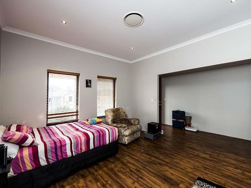 4 Hamlet Pass, Pinjarra WA 6208