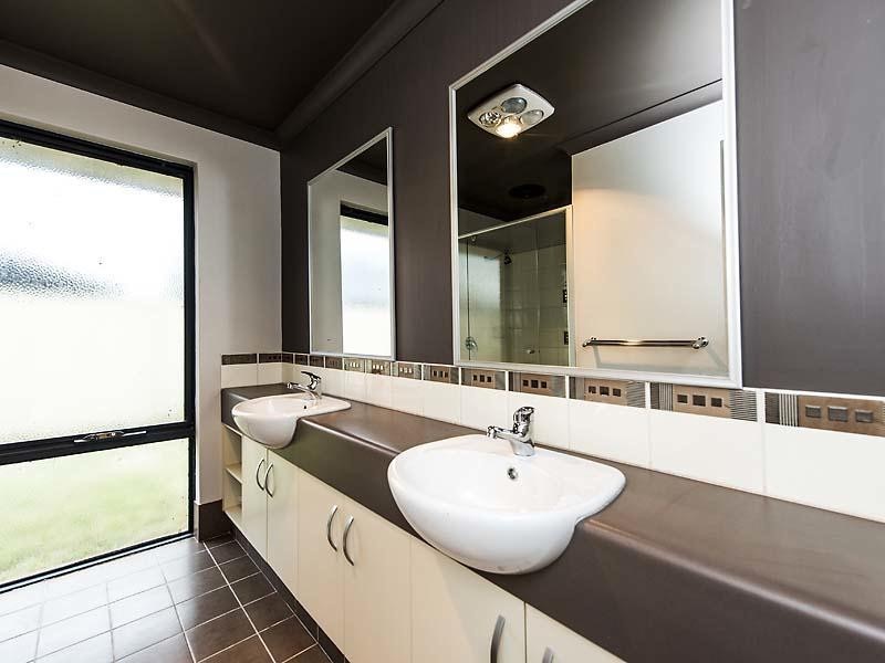 4 Hamlet Pass, Pinjarra WA 6208