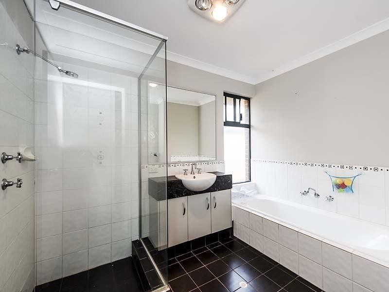 4 Hamlet Pass, Pinjarra WA 6208