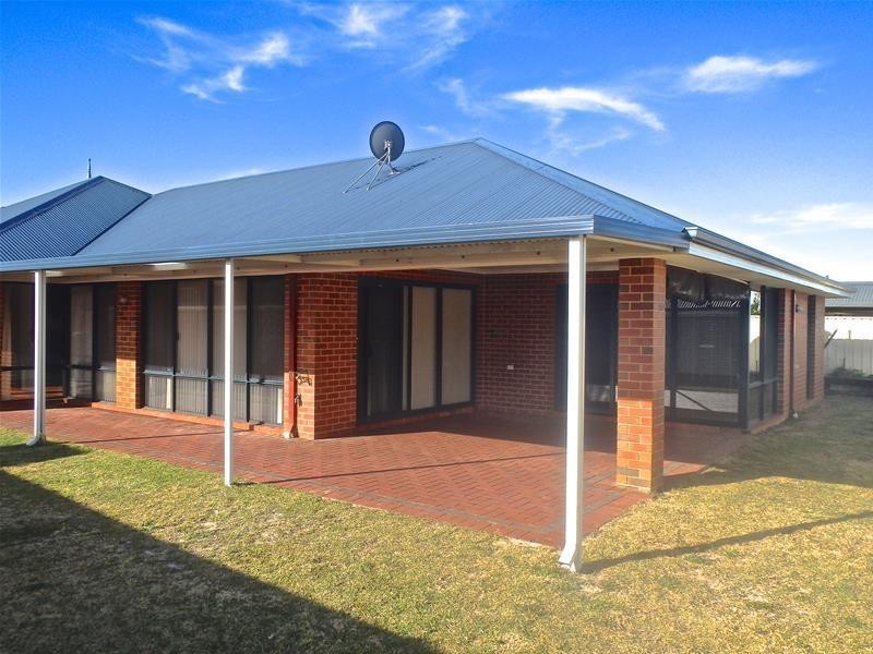 4 Hamlet Pass, Pinjarra WA 6208