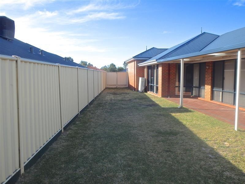 4 Hamlet Pass, Pinjarra WA 6208