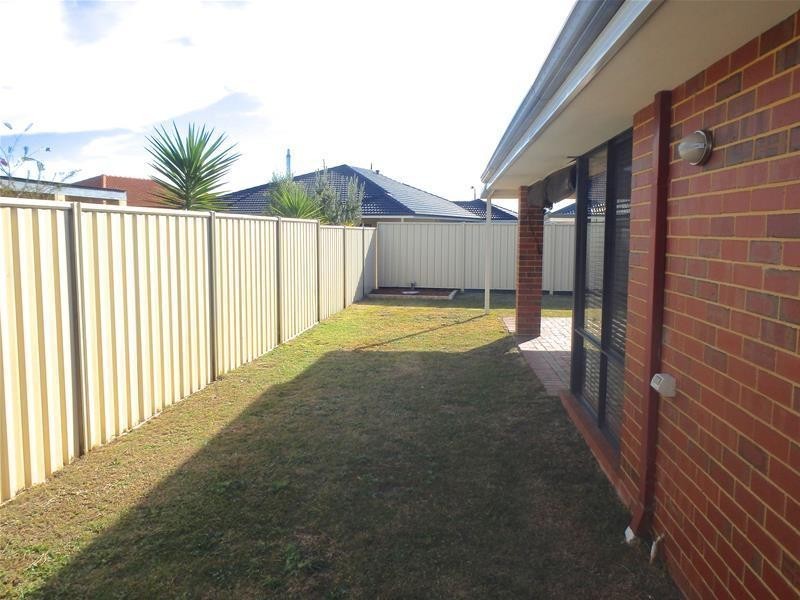 4 Hamlet Pass, Pinjarra WA 6208