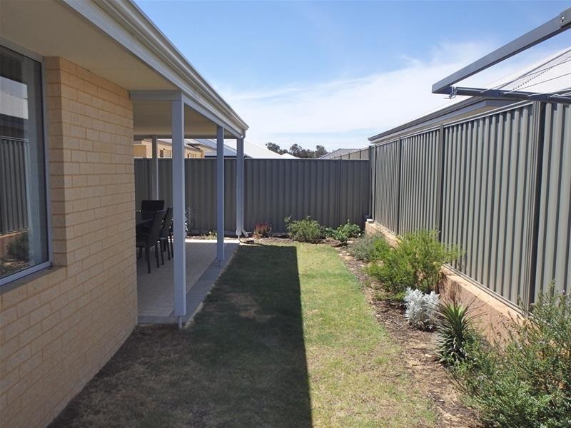 24 Blair Street, South Yunderup WA 6208