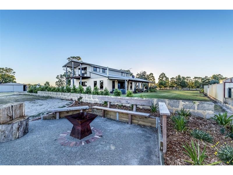 54 Avoca Retreat, North Dandalup WA 6207