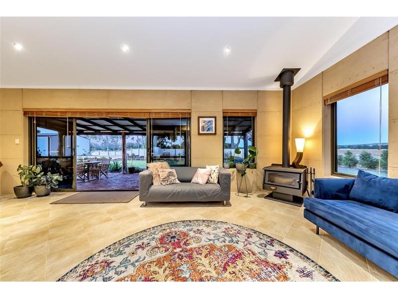 54 Avoca Retreat, North Dandalup WA 6207