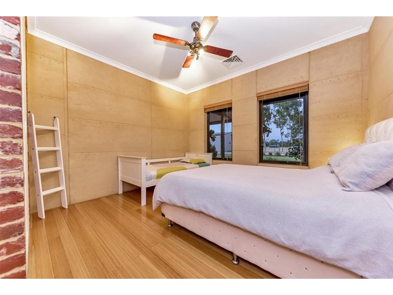 54 Avoca Retreat, North Dandalup WA 6207