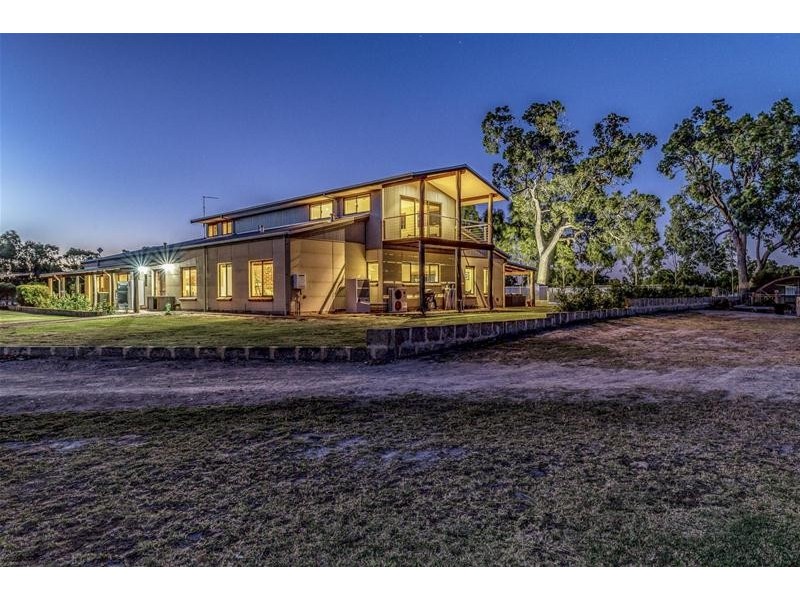 54 Avoca Retreat, North Dandalup WA 6207
