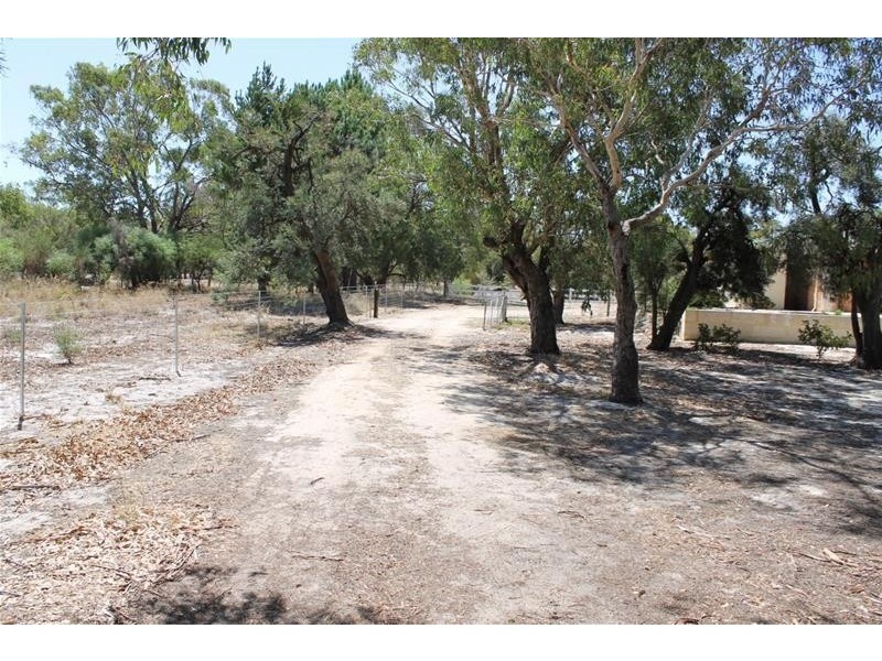 117 Tonkin Drive, North Yunderup WA 6208