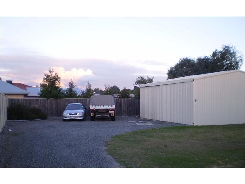 70 Midsummer Circle, Pinjarra WA 6208