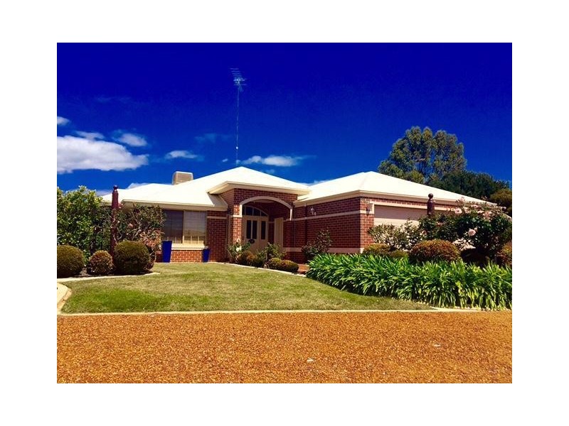 13 McKay Avenue, Waroona WA 6215