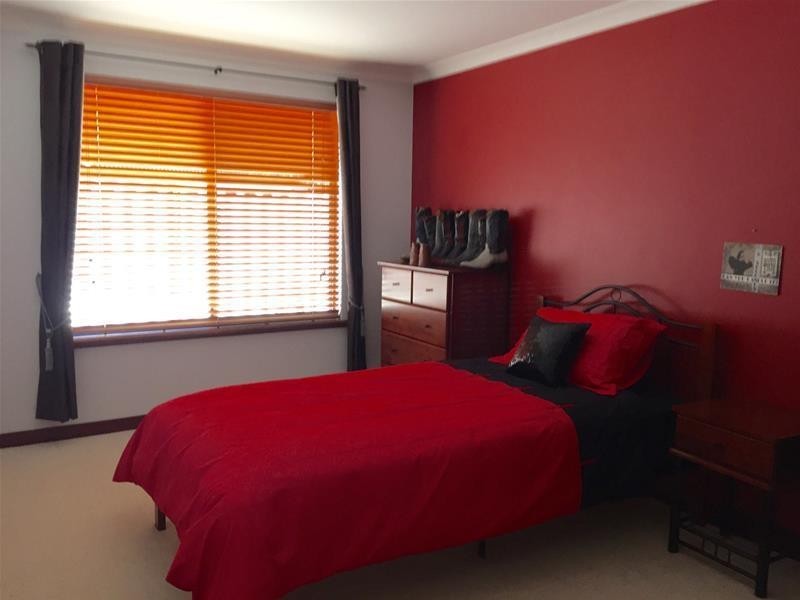 13 McKay Avenue, Waroona WA 6215