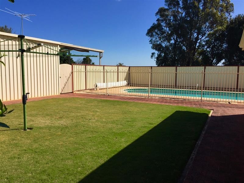 13 McKay Avenue, Waroona WA 6215