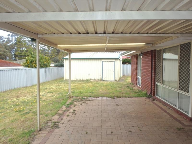 4 Achilles Place, Greenfields WA 6210