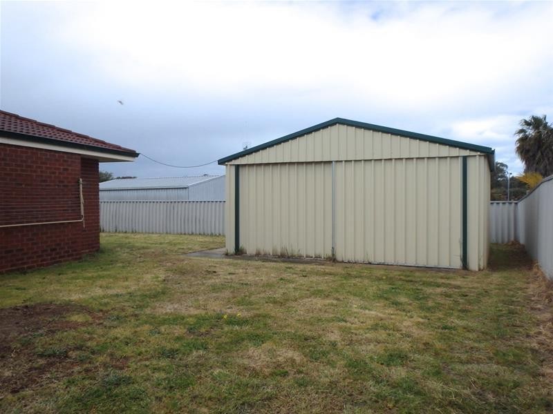 4 Achilles Place, Greenfields WA 6210
