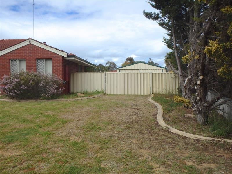 4 Achilles Place, Greenfields WA 6210
