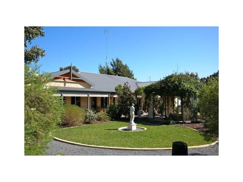 1 Butlers Retreat, Waroona WA 6215