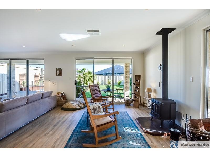 43 Wells Road, Pinjarra WA 6208