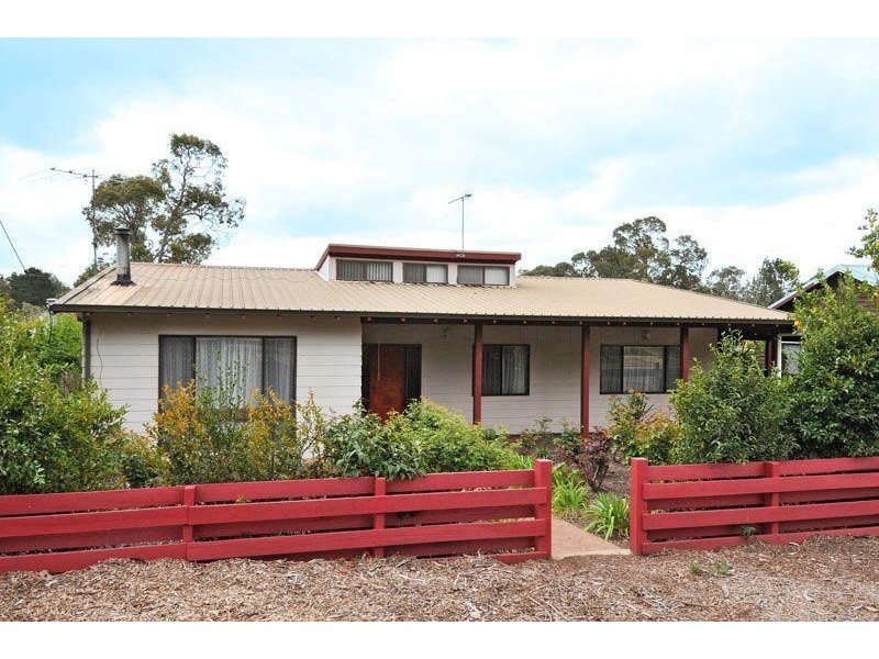 6 Church Street, Dwellingup WA 6213