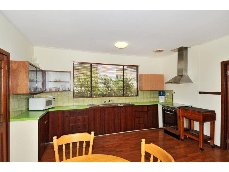 6 Church Street, Dwellingup WA 6213