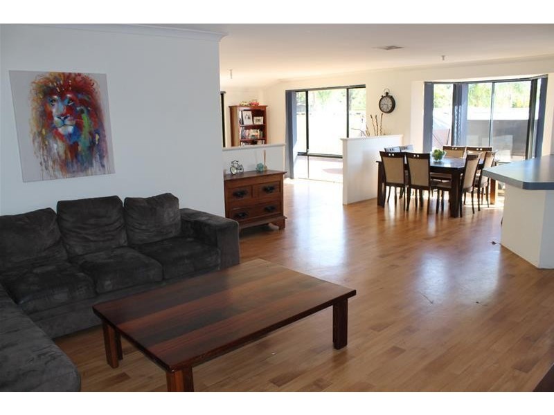 5 Adam Road, Ravenswood WA 6208