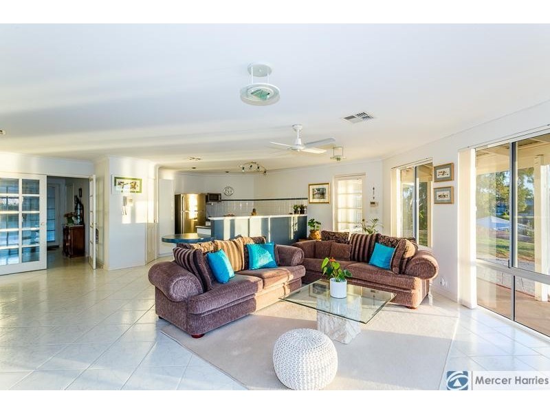 22 Heron Place, South Yunderup WA 6208