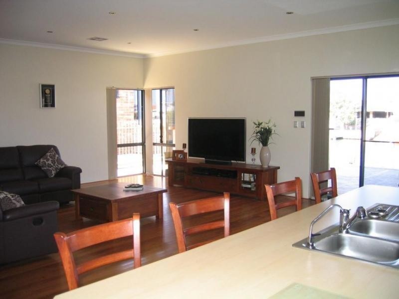 64 Moyup Way, South Yunderup WA 6208