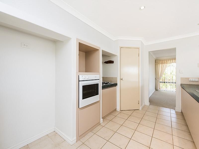 11 Oomoo Place, South Yunderup WA 6208